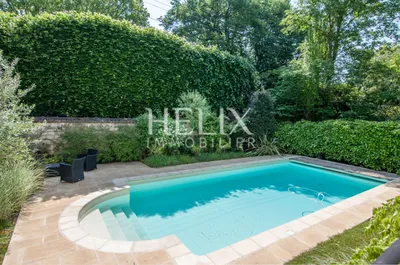 Chatou Bas - Hotel particulier 9 pièces de 354 M² avec piscine