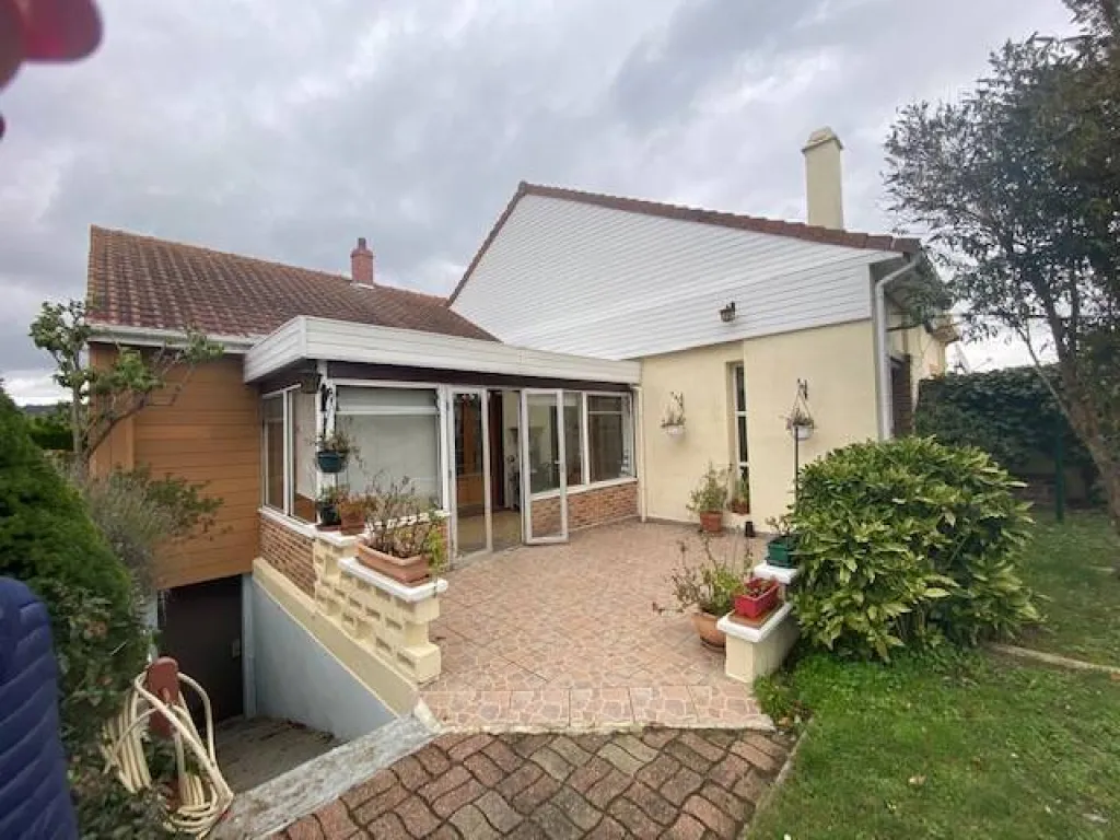 A acheter maison plain pied de 79m² sur 600m² de terrain avec garage sur la commune e Saint Aubin Les Elbeuf 76410