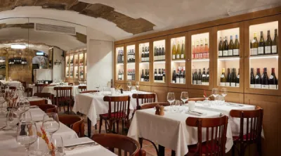 Privatiser une salle dans un restaurant pour un repas d'anniversaire 25 personnes à Paris 5