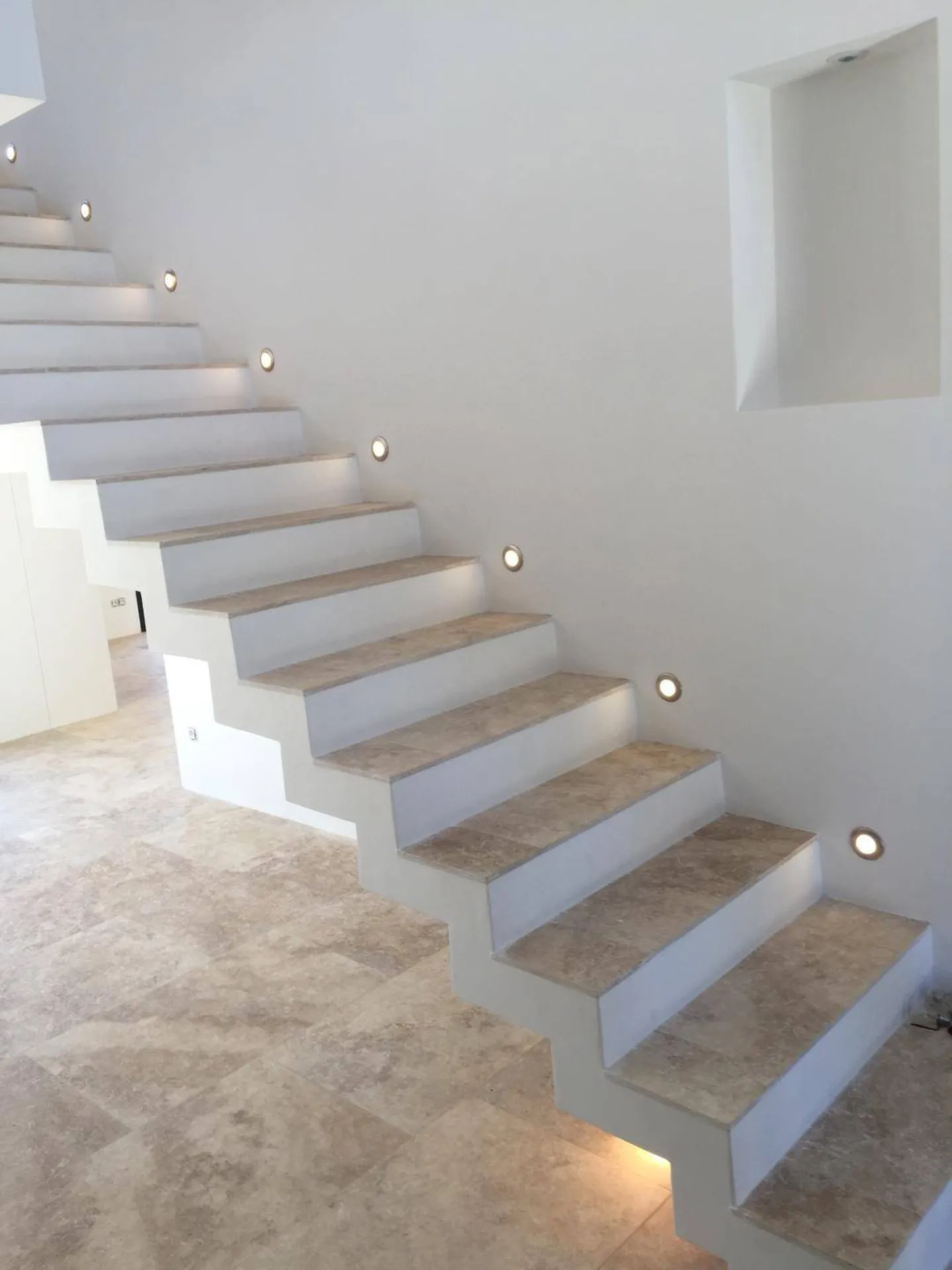 Escalier moderne béton 