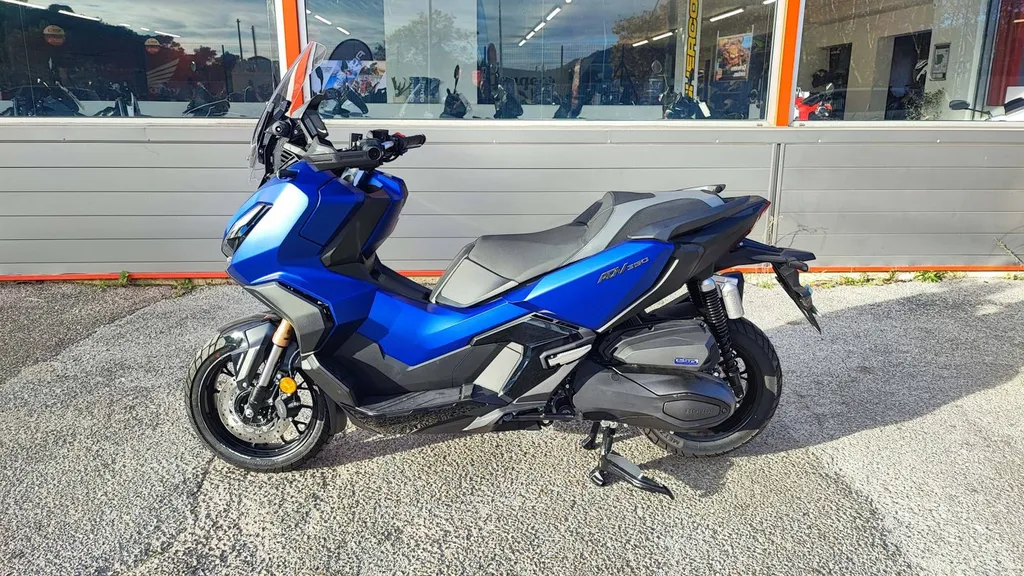 SCOOTER OCCASION HONDA ADV 350 DU 01/2024 AVEC 1800 KM.