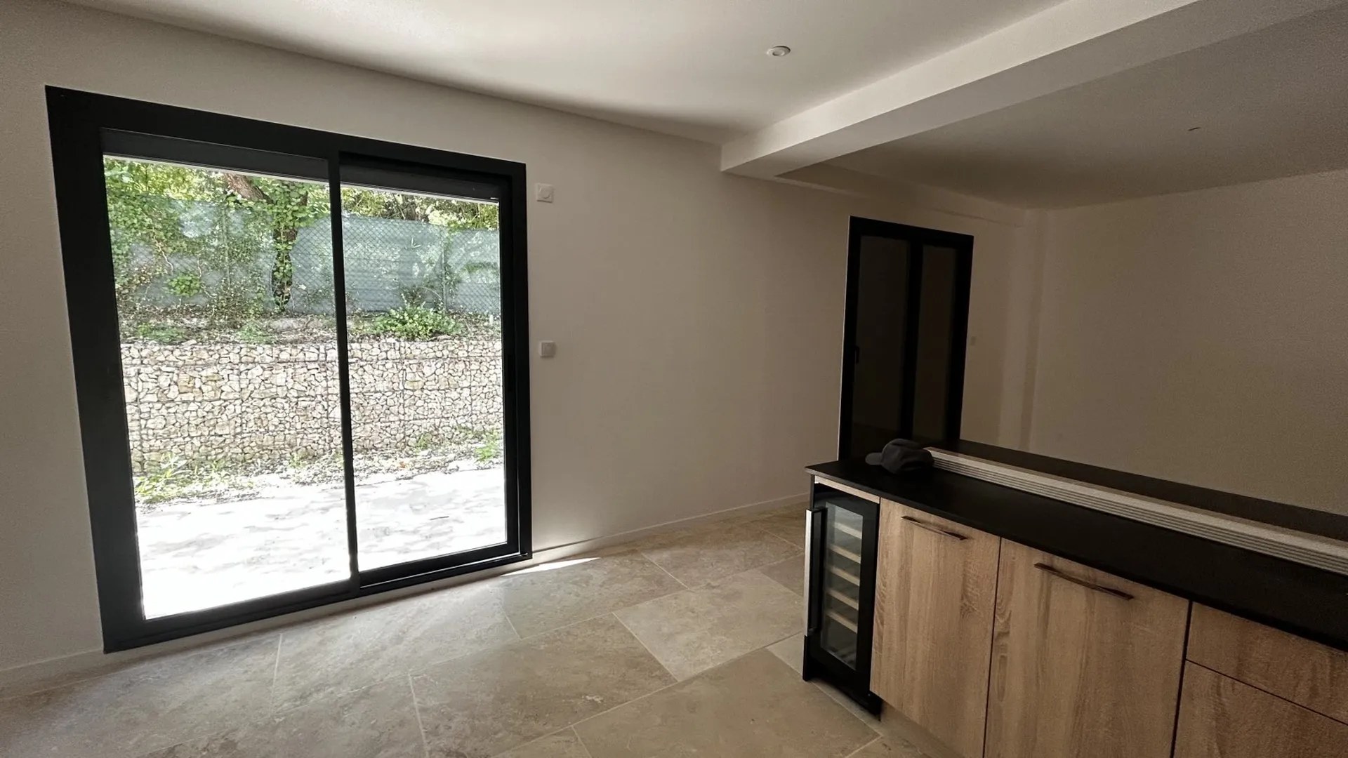 INSTALLATION de menuiserie aluminium sur Aix-en-Provence, en coloris gris anthracite