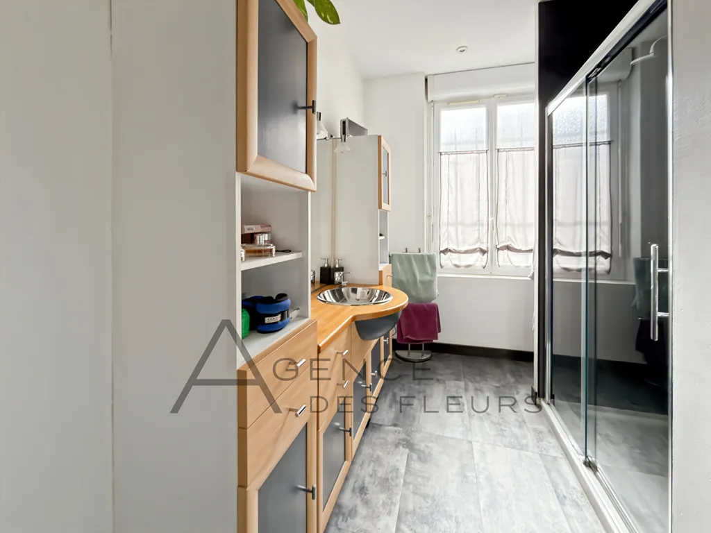A vendre maison familiale de 131 m² édifiée sur 3425 m² de terrain commune de ELBEUF 76500