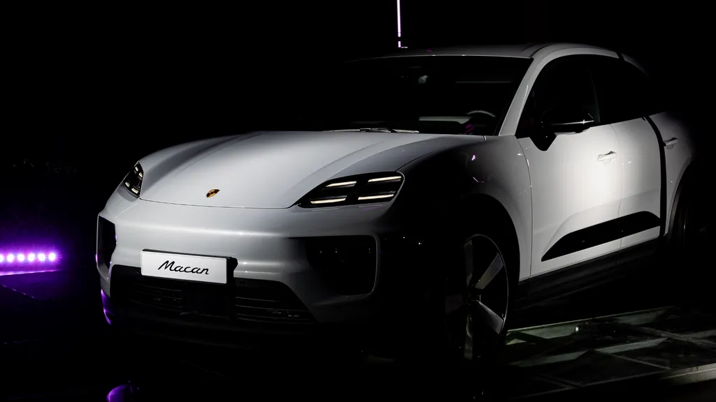Une scénographie sur mesure pour le lancement du nouveau Porsche Macan Électrique