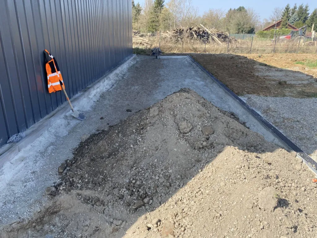 Préparation et terrassement pour futur dalle en béton à Strasbourg CLK 
