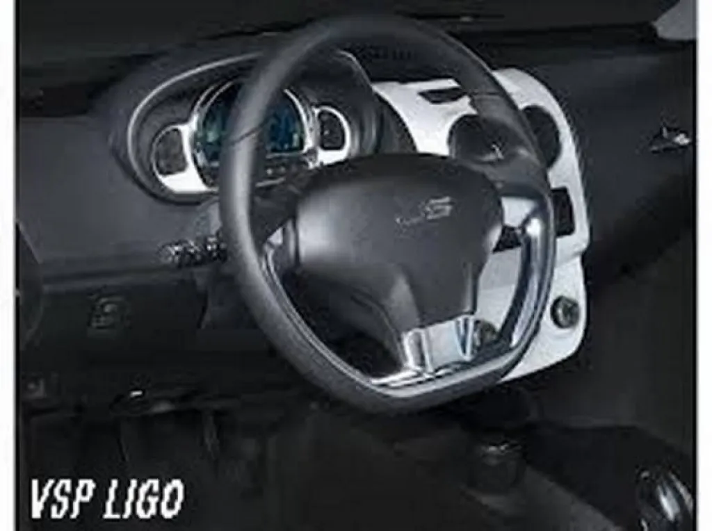 VENTE VOITURE SANS PERMIS LIGIER JS50 CLUB DCI REVOLUTION CLIMATISEE OPTION COLOR LINE PRES DE HYERES DANS LE VAR 83