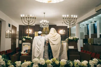 Une Bar Mitzvah chic et festive organisée par une wedding planner dans un Théâtre à Milan en Italie