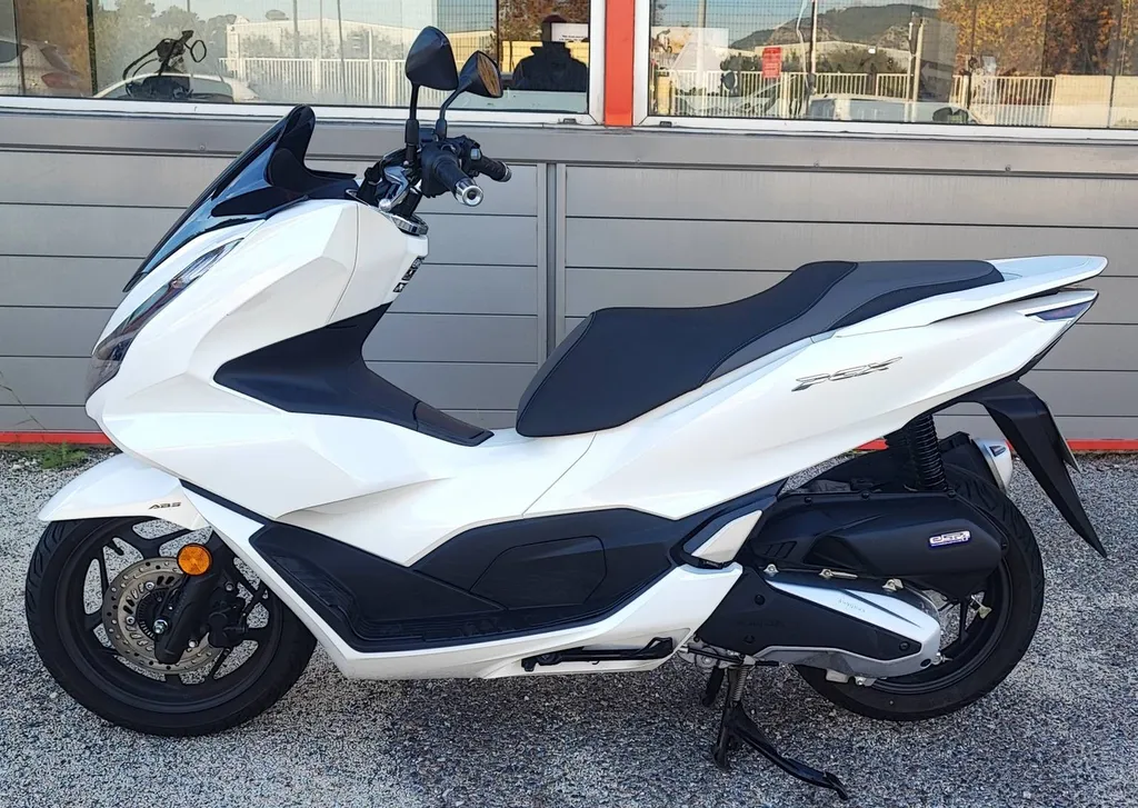 HONDA PCX 125 DU 08/2022 AVEC 4450 KM