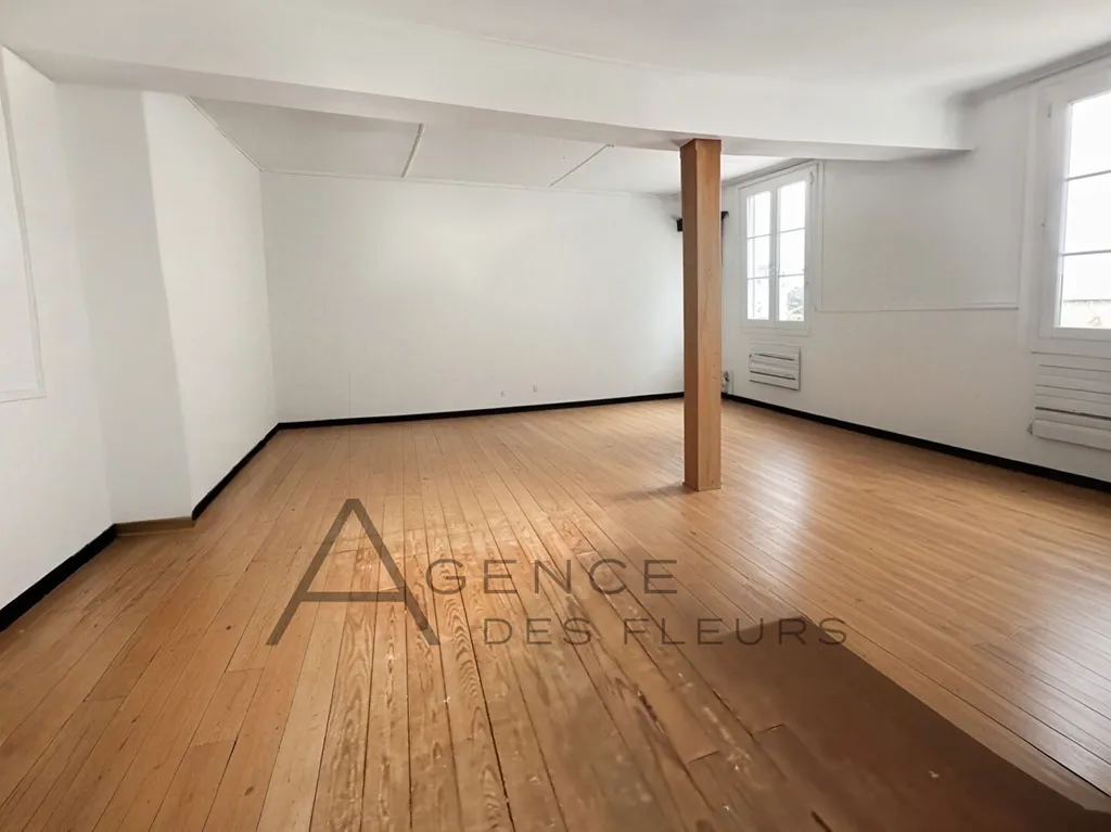 A vendre, jolie maison lumineuse de 1840 de 104 m² sur un terrain de 133m² située au Neubourg