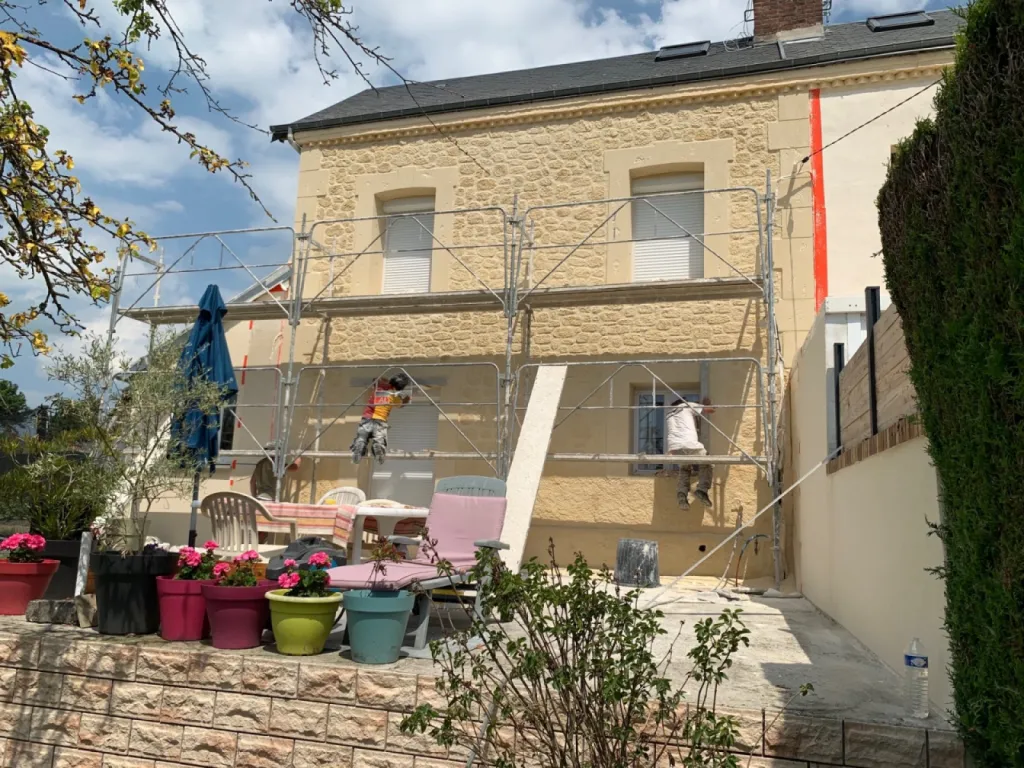Prix pour l'isolation thermique par l'extérieur avec enduit sur maison ancienne à Montivilliers proche Le Havre 76