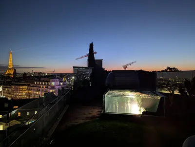 Fabrication sur mesure d'un spa inox avec paroi vitrée en angle: un projet en plein cœur de Paris!