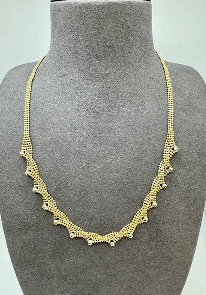 Ornement Luxueux: Notre Collier Boules en Or à La Teste de Buch chez Or Ligne