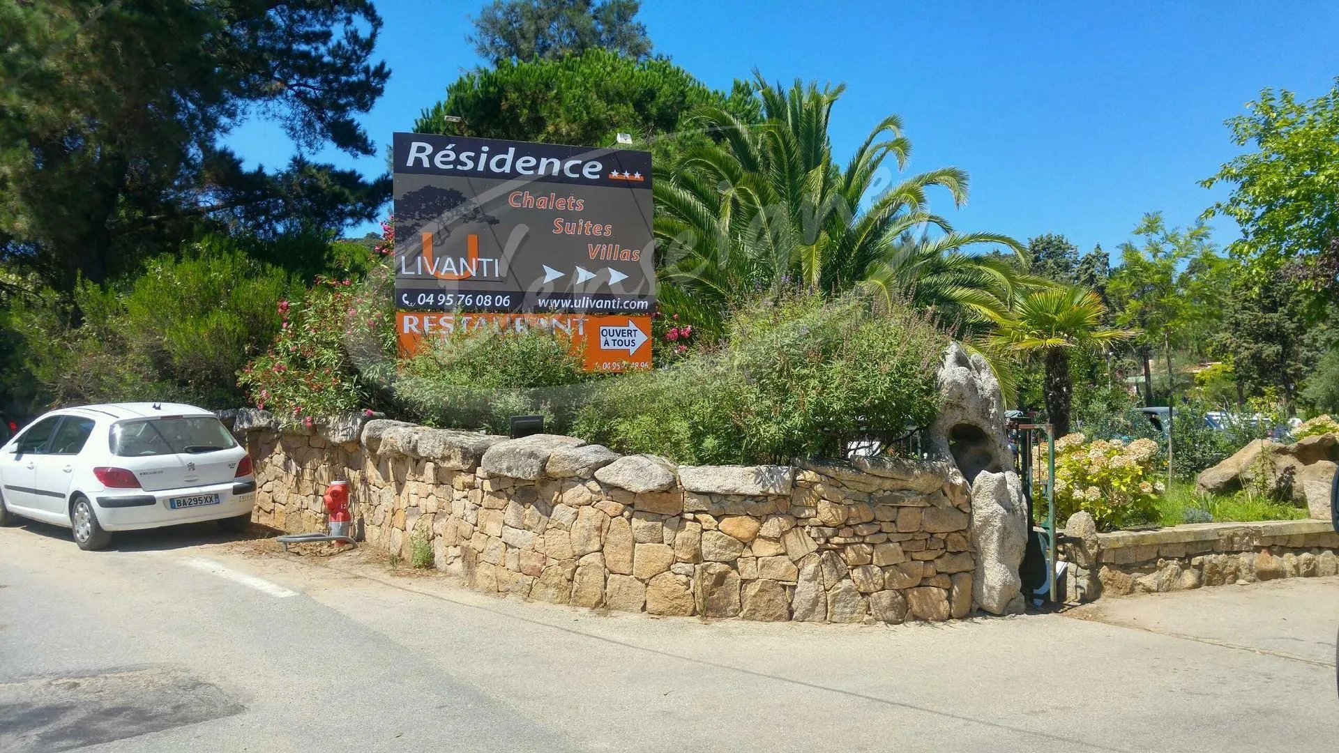 panneau publicitaire bord de route marseille