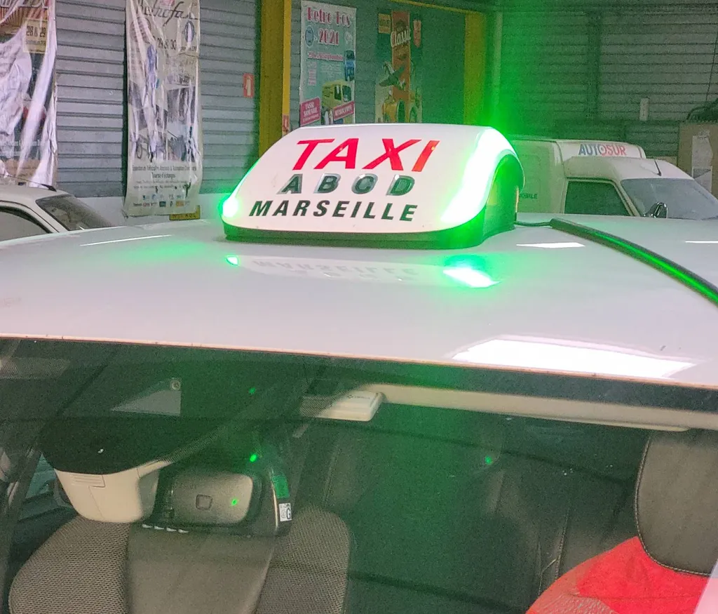Le dispositif lumineux des véhicules taxis est vérifié lors du contrôle technique dans votre centre Autosur Martigues