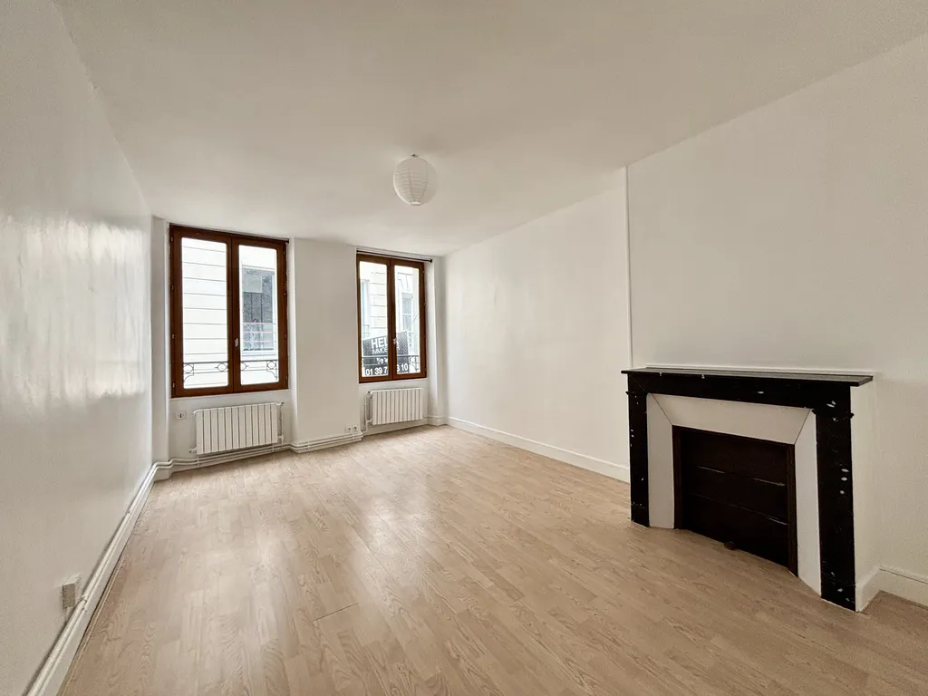 A vendre en exclusivité dans le centre de Saint-Germain-En-Laye un studio de 25 M² dans le secteur pièton à 3 minutes à pied du RER A