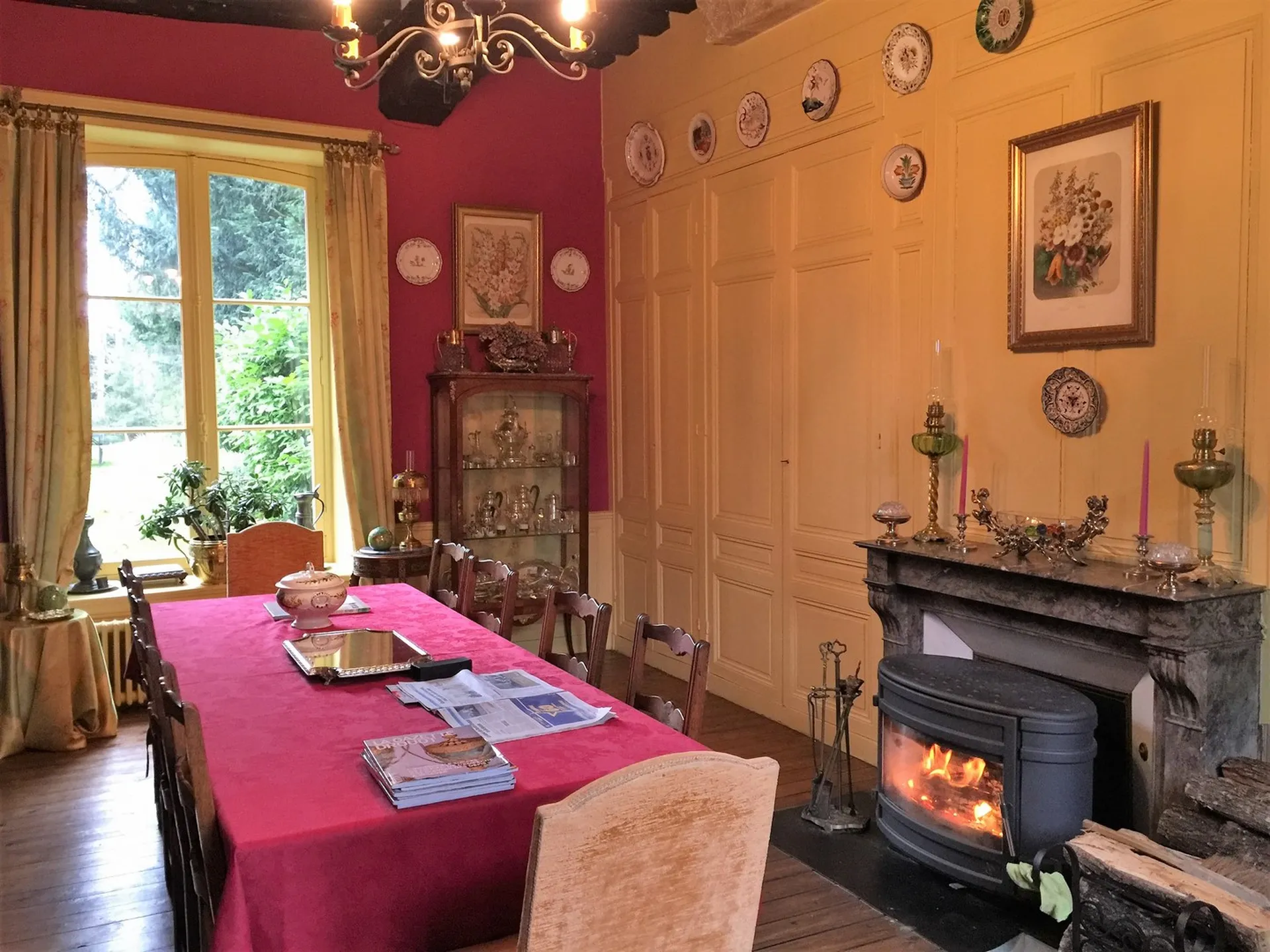 Authentique Manoir du XVIème siècle avec des éléments d'époque, boiseries, cheminées, Lisieux