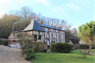 Vente d'une Propriété de Caractère du XVIIIème siècle aux belles prestations, dans la région de Evreux 27000