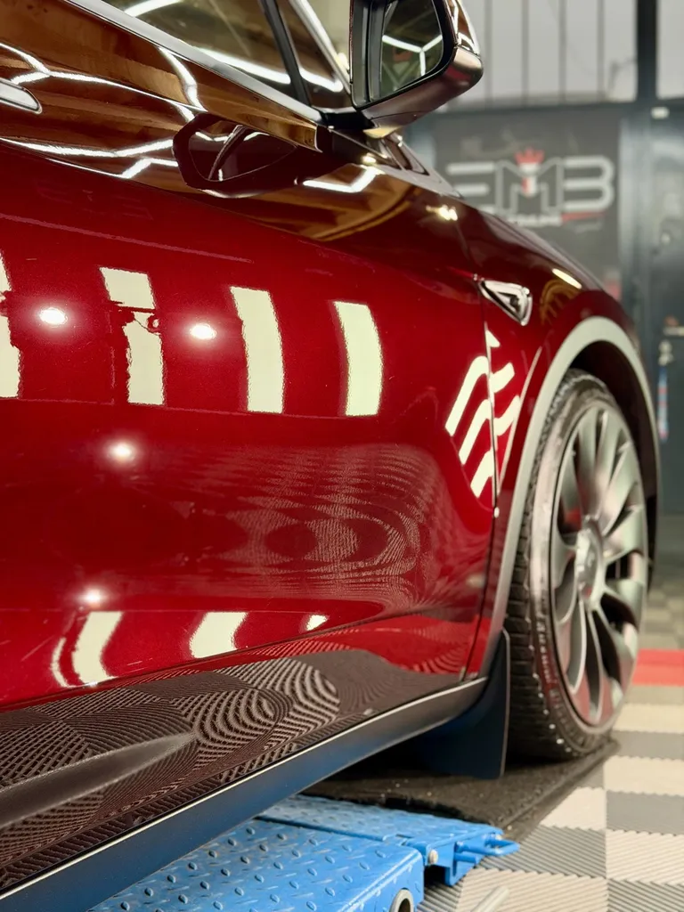 Protection céramique Tesla Model Y à Vaugneray – Sublimer et préserver votre SUV électrique près de Lyon