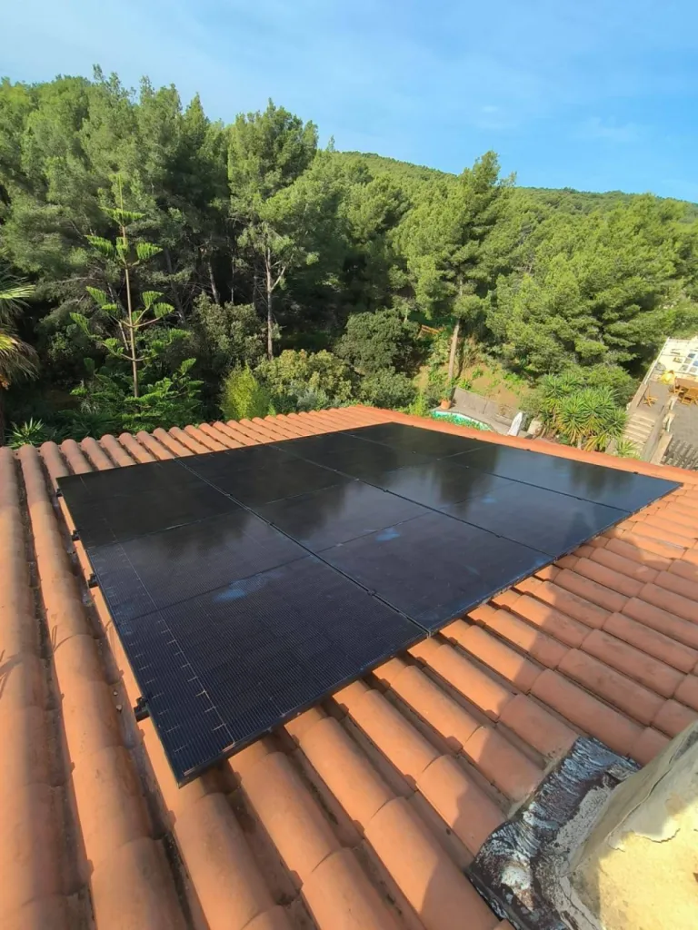 Ceyreste installez de panneaux solaires photovoltaïques au meilleur prix avec PESS 
