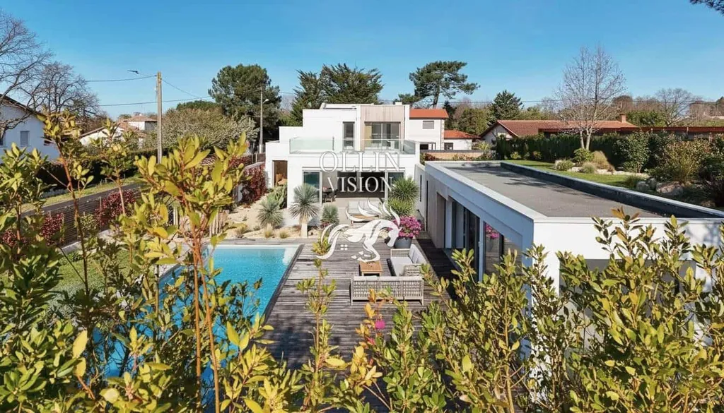 Villa de prestige aux portes du bassin