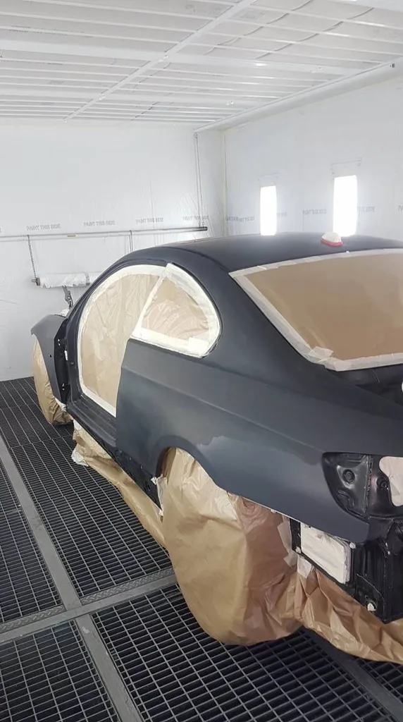 Carrosserie et peinture pour votre BMW à Carnoux en provence avec Franchise offerte