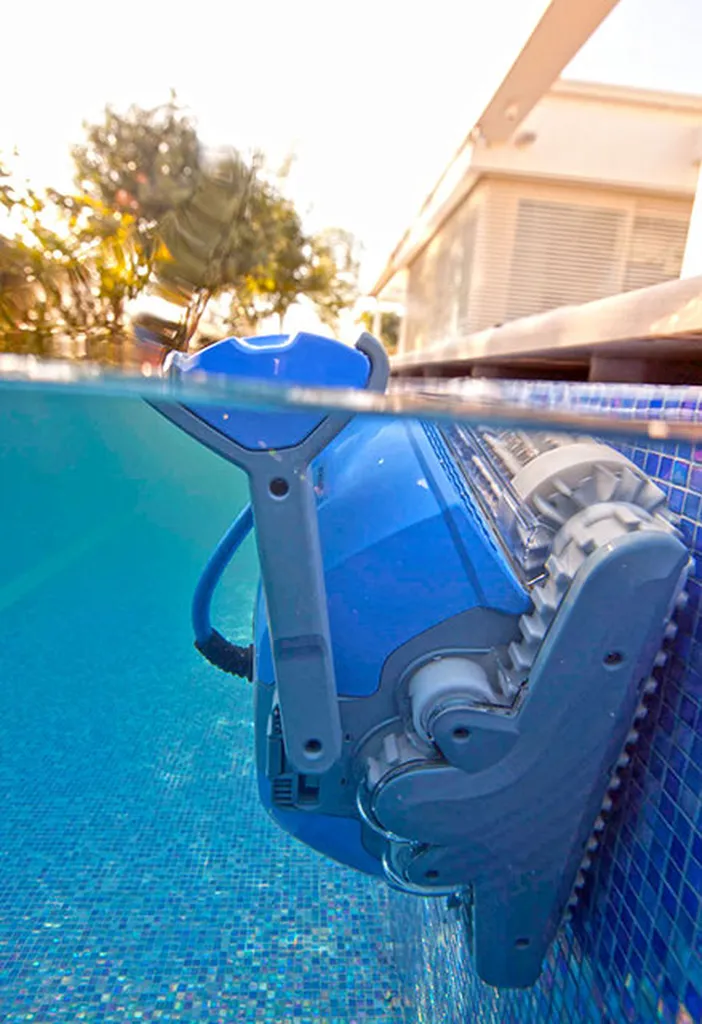 Robot de piscine - Dolphin M400 - Aquarev' Piscines - Vinon sur Verdon 83560