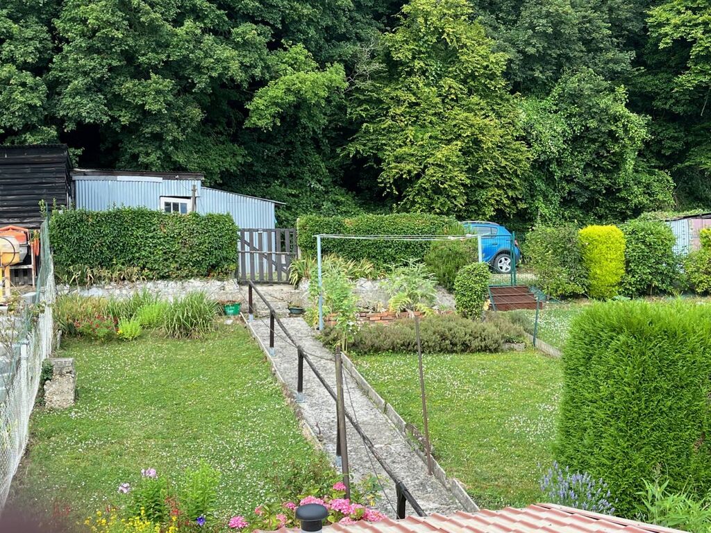 Maison jumelée d'un côté, à vendre, située au Trait - Idéal 1ère acquisition