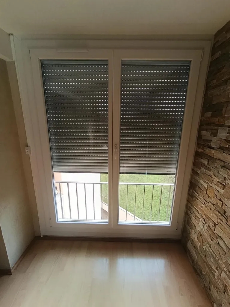 Remplacement de menuiseries en PVC Premium Design multi-vantaux haute isolation et sécurité RC1 à Dijon en Côte-d’Or