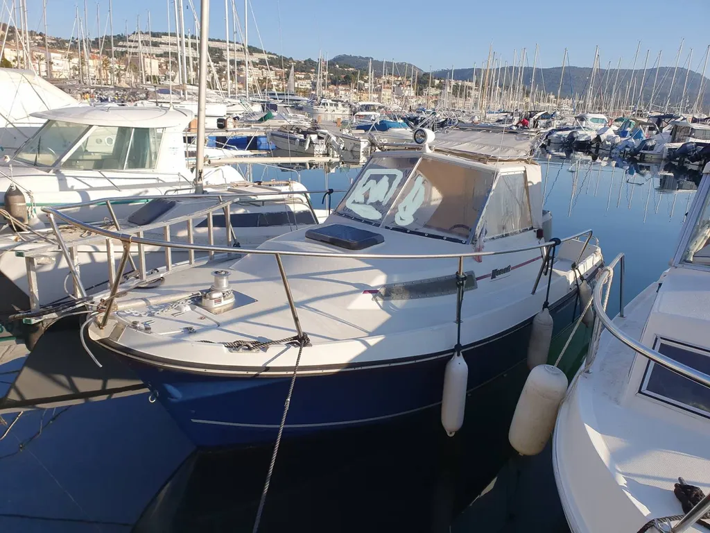 bateau a moteur pas cher a sanary