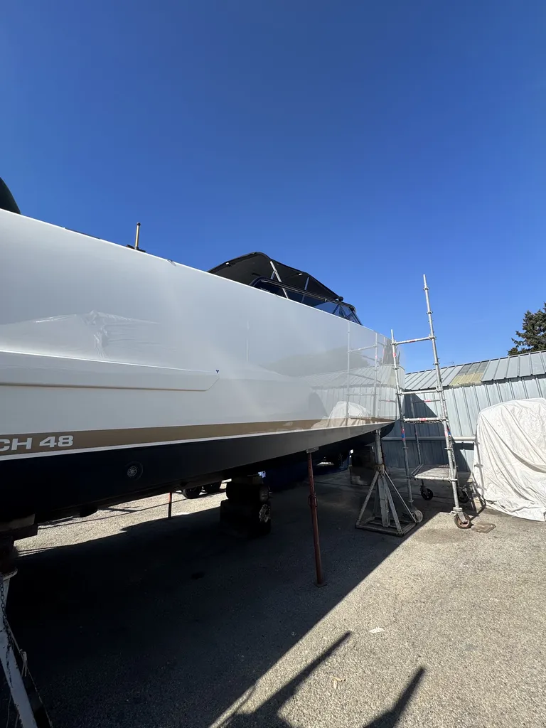Polissage Intégral et Céramique Gtechniq Marine sur Van Dutch – La Référence de la Protection Nautique sur la Côte d'Azur