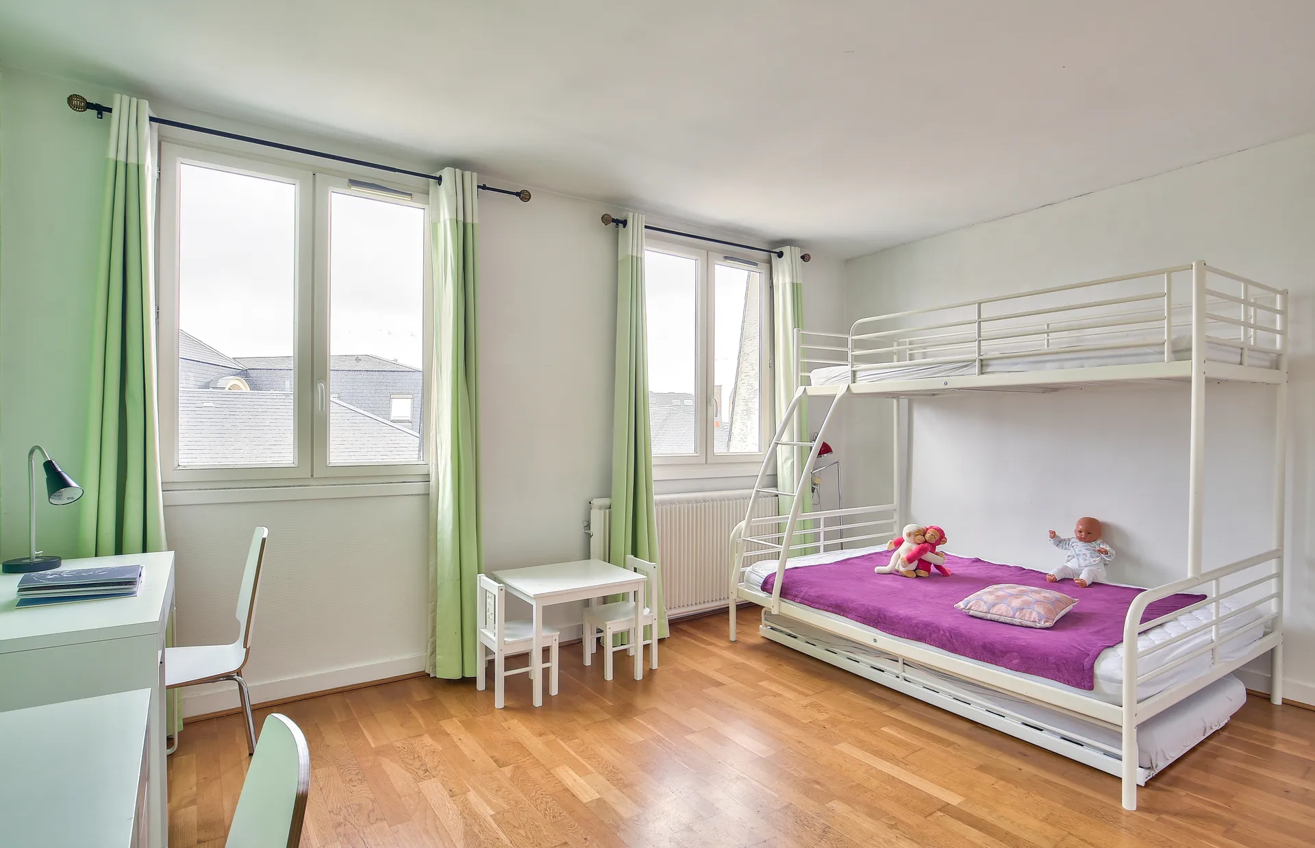 Appartement lumineux dans une rue du Centre-ville de Saint-Germain-en-Laye très recherchée