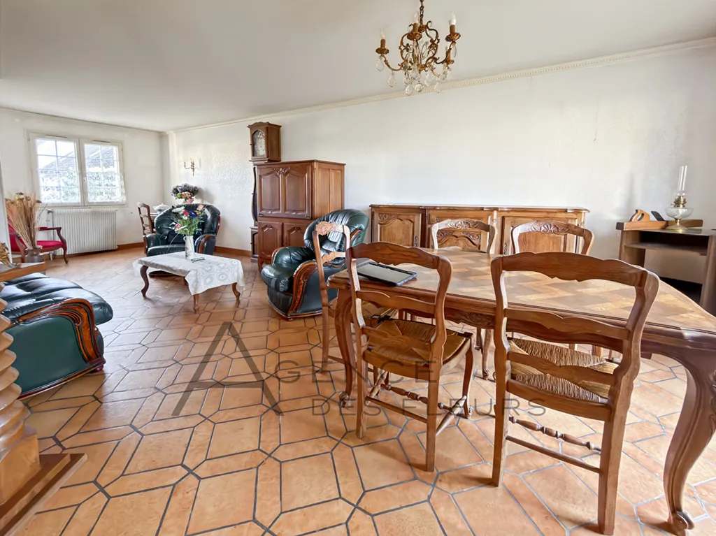 A vendre maison de 90 m² édifiée sur 182 m² de terrain sur la commune de CAUDEBEC LES ELBEUF 76320