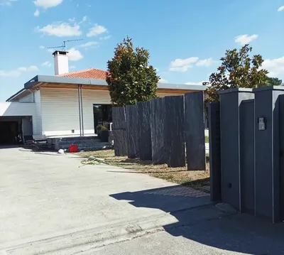 L'entreprise MAT'TAILLE a posée un brise vue sur Cugnaux près de Tournefeuille, avec des majestueuses plaque d'ardoise.