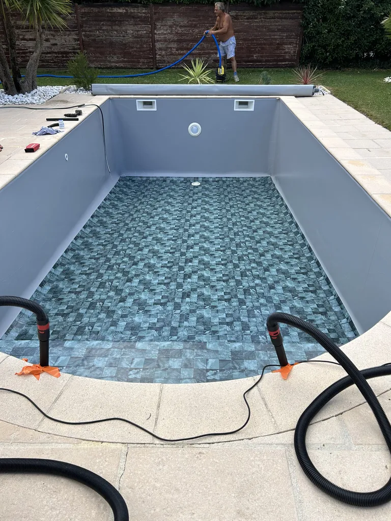 replacement rapide et pas cher du liner de piscines à Andernos