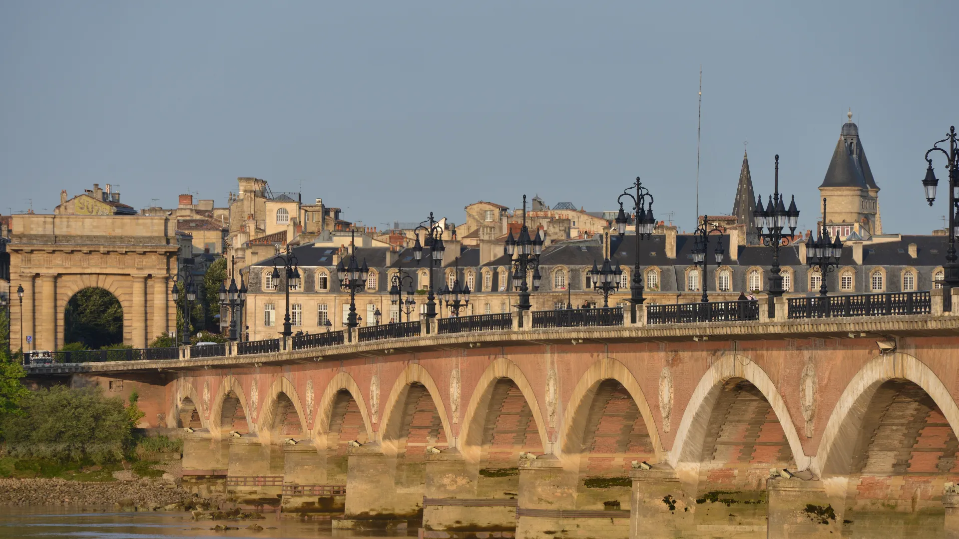 Acheter sa résidence principale à Bordeaux : méthodes, étapes clés, conseils pratiques et meilleurs quartiers où investir
