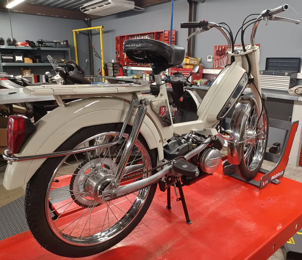 RESTAURATION PEUGEOT 103 MVL LA VALETTE DU VAR