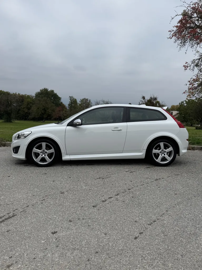 VOLVO C30 R DESIGN / 1.6 130 CHV/ BOITE MANUELLE/ CT OK / 3 PORTES