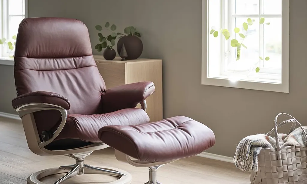 fauteuil de relaxation stressless avec pouf chez alliance tiffany à hyères près de toulon