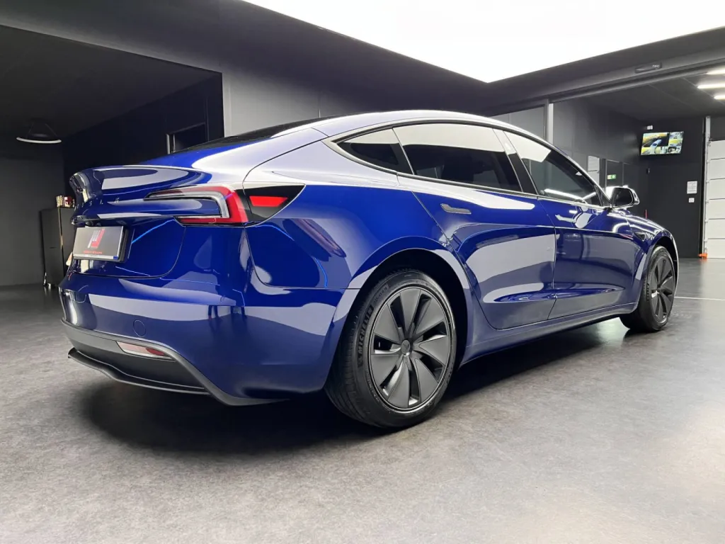 TESLA MODEL 3 HIGHLAND BLEU OUTREMER - PROTECTION CARROSSERIE - CAMBRAI 59