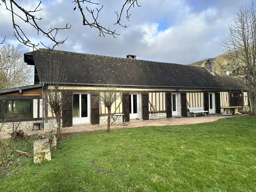 A vendre - LE BEC-HELLOUIN (27800), MAISON NORMANDE, 4 CHAMBRES, GARAGE ET TERRAIN DE 1535 M².