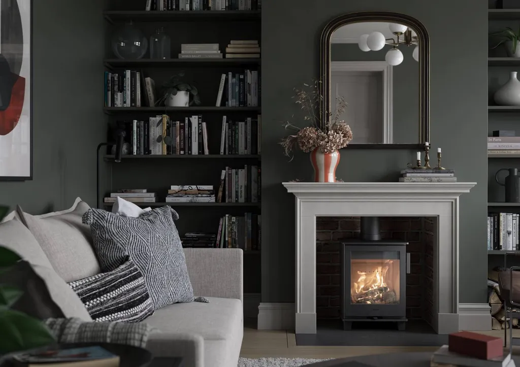 Poêle à bois compact pour petite cheminée 