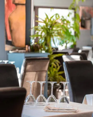 Réserver une salle de mariage avec traiteur à Velleron