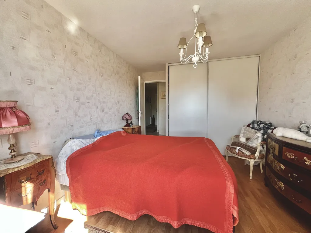 2575 - Appartement en nue-propriété proche du bourg