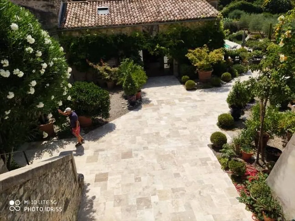 DALLAGES EXTERIEURS TRAVERTIN BEIGE SECOND CHOIX MIX 61 X 40.6 X 1.2 CM 