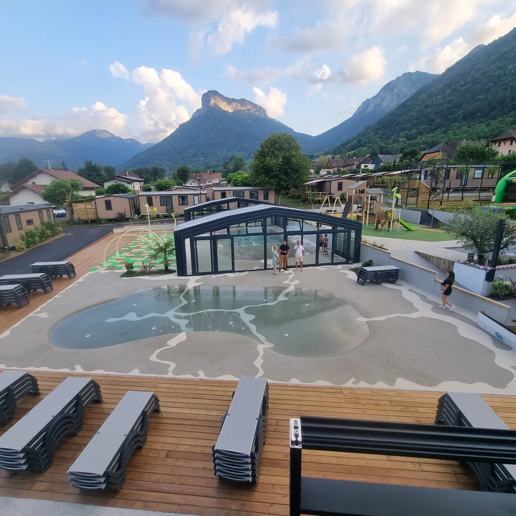 Lagon avec abri à Annecy