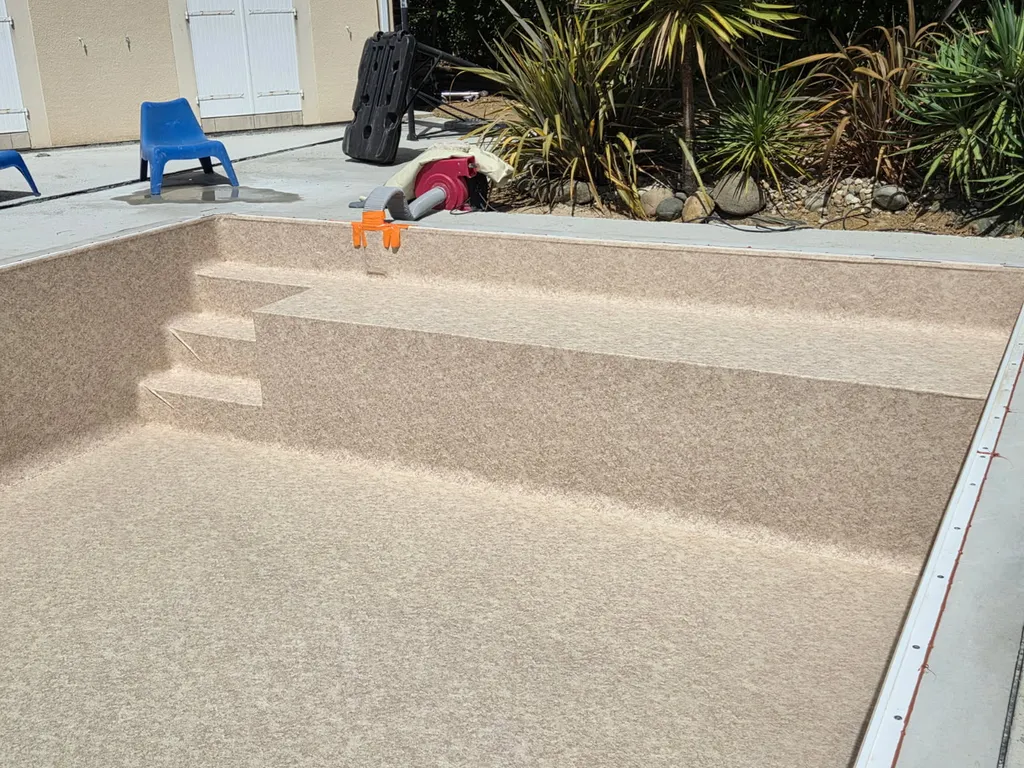 Combien de temps dure la construction d’une piscine au Cap-Ferret et quelles sont les étapes pour un projet réussi ?