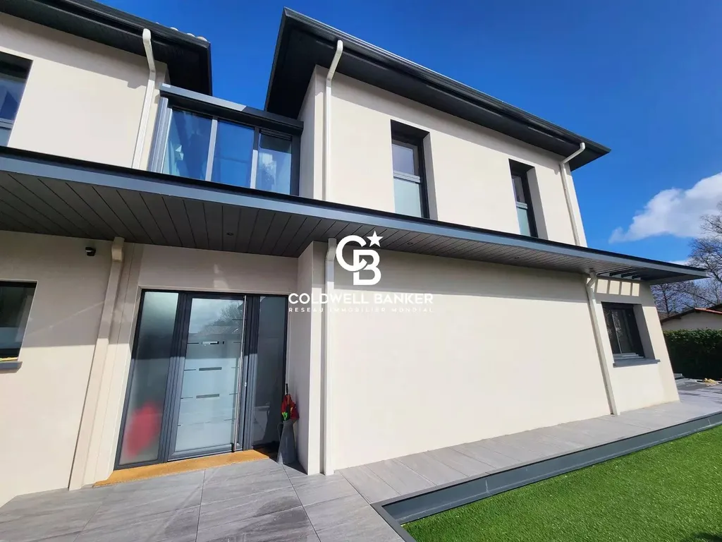 Maison à vendre à 30 minutes de Bordeaux - La Brède, contemporaine, 5 chambres, piscine et grand garage