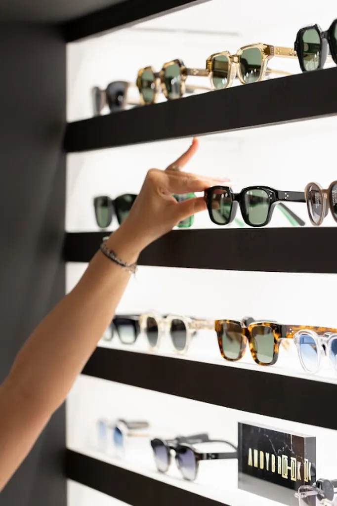 Personnalisez vos solaires à l'infini grâce à PAWA x UNIVERSAL VISION