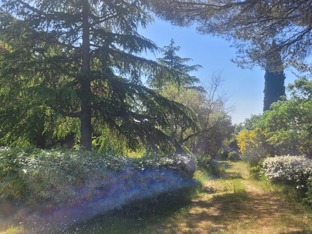 Terrain constructible proche d'Aix en Provence 
