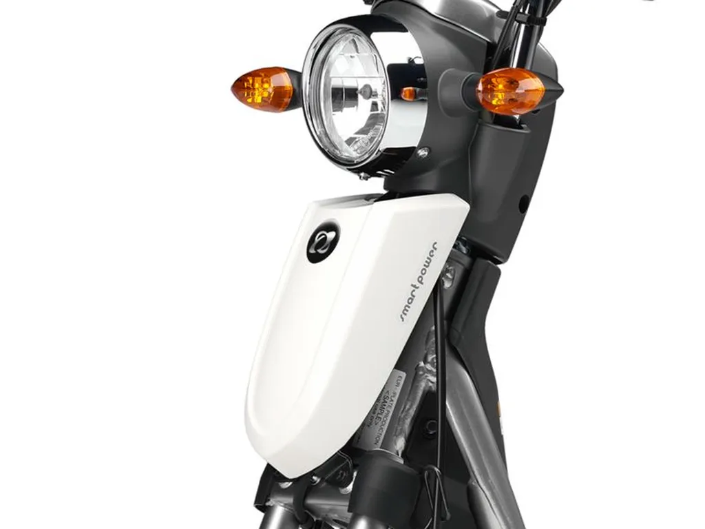 Scooter neuf EC03 Electrique six fours les plages